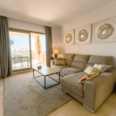 Sale of middle floor apartment in Atalaya