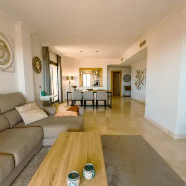 Sale of middle floor apartment in Atalaya
