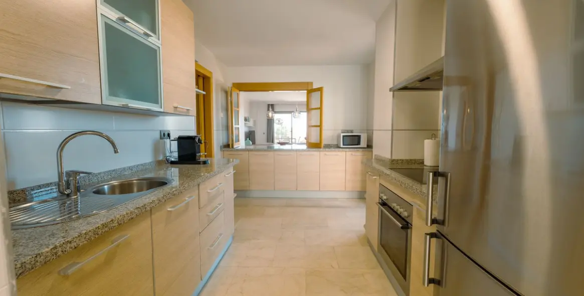 Sale of middle floor apartment in Atalaya 9