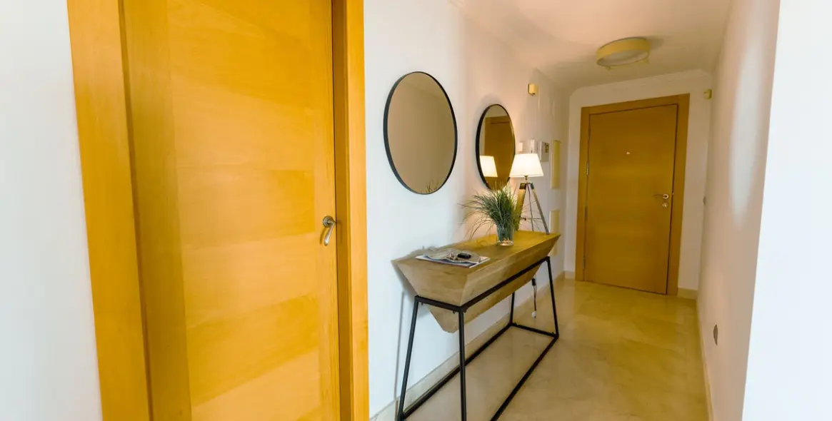 Sale of middle floor apartment in Atalaya 12