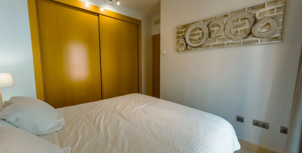 Sale of middle floor apartment in Atalaya 24