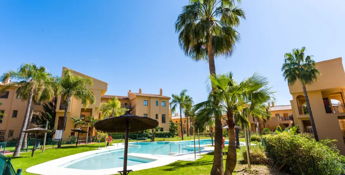 Sale of middle floor apartment in Atalaya 29