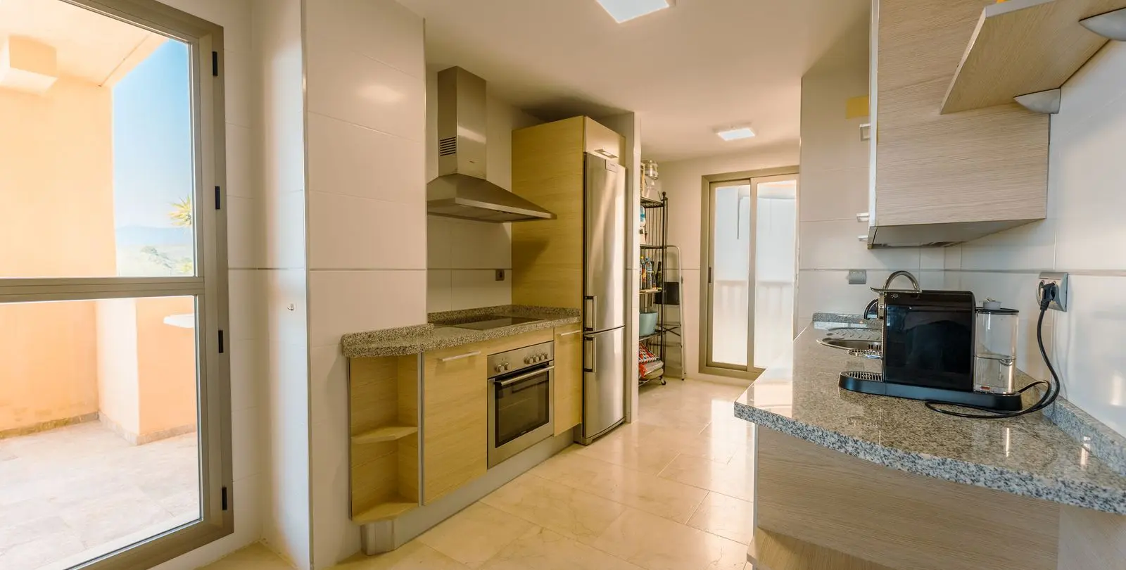 Продажа апартаментов на среднем этаже в Atalaya 10