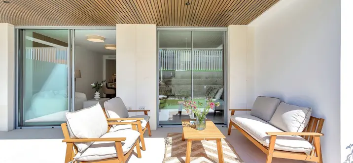 Sale of ground floor apartment in Elviria 2