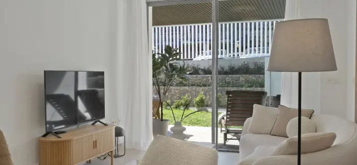 Sale of ground floor apartment in Elviria 4