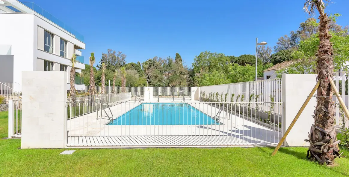 Продажа апартаментов на первом этаже в Elviria 40