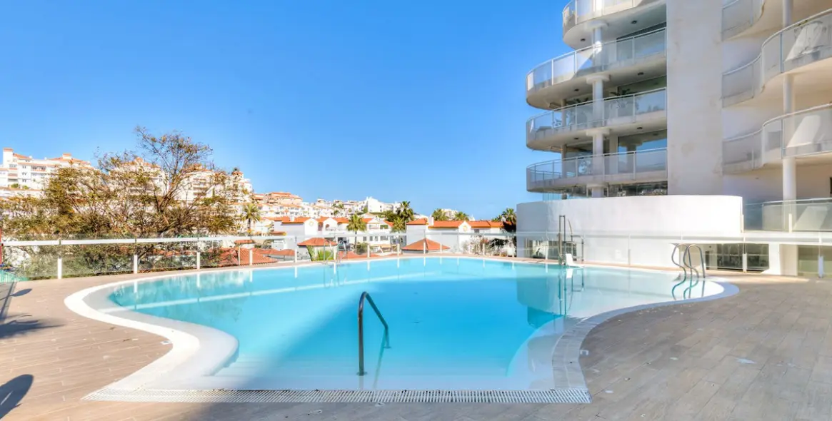 Sale of ground floor apartment in Benalmadena Costa 30