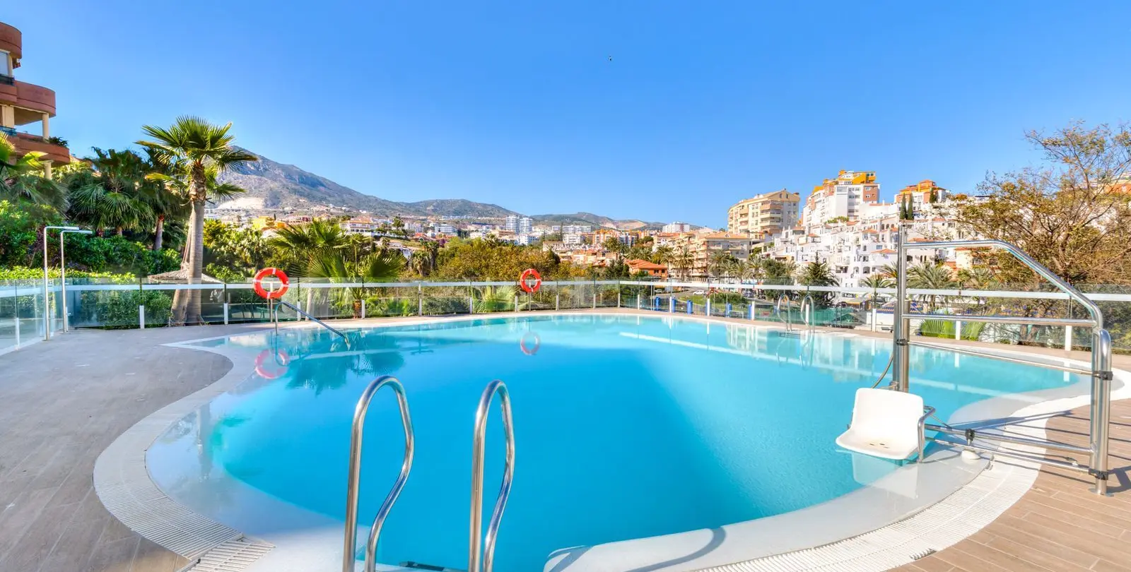 Sale of ground floor apartment in Benalmadena Costa 4