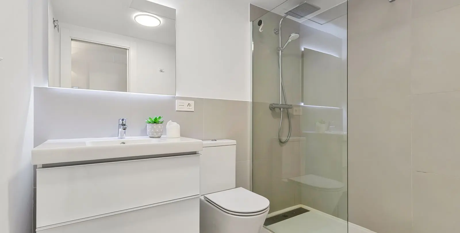 Sale of ground floor apartment in Benalmadena Costa 18