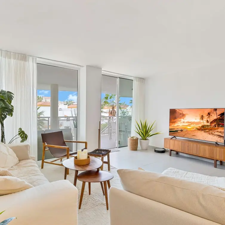Продажа апартаментов на первом этаже в Benalmadena Costa