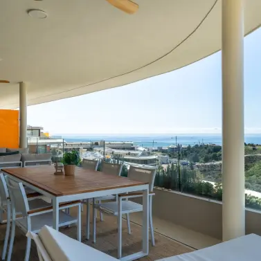 Продажа апартаментов на среднем этаже в Higueron