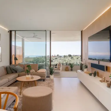 Продажа апартаментов на среднем этаже в Higueron