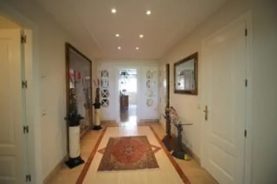 Image 9 thumb