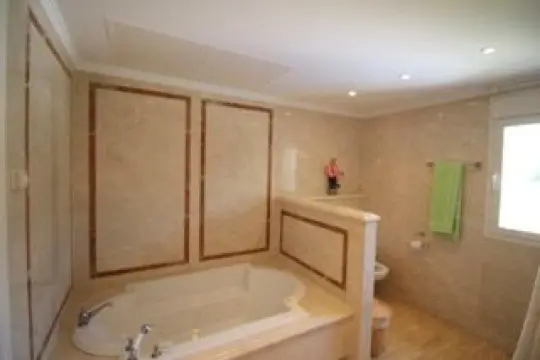 Image 7 thumb