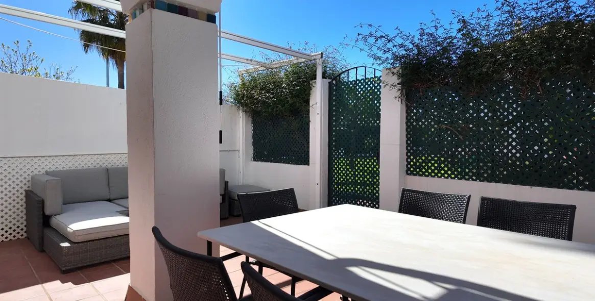 Venta de adosado en San Pedro de Alcántara 10