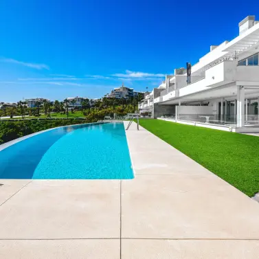 Venta de apartamento en planta media en Benalmadena Costa