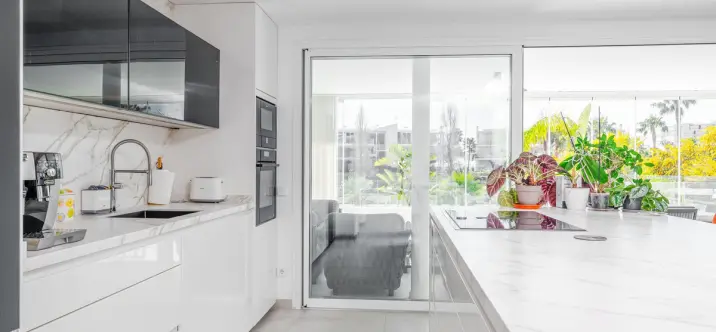 Venta de apartamento en planta media en Benalmadena Costa 3