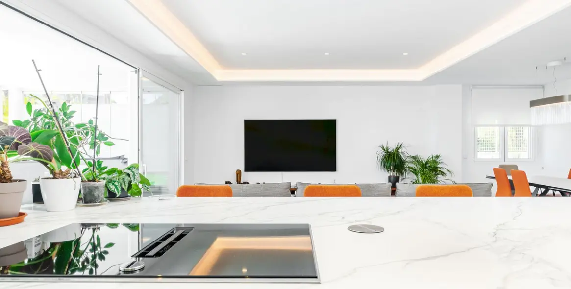 Venta de apartamento en planta media en Benalmadena Costa 6