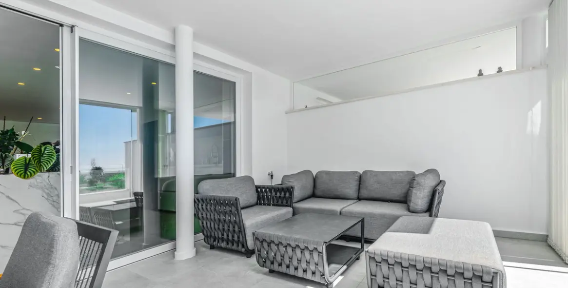 Venta de apartamento en planta media en Benalmadena Costa 10