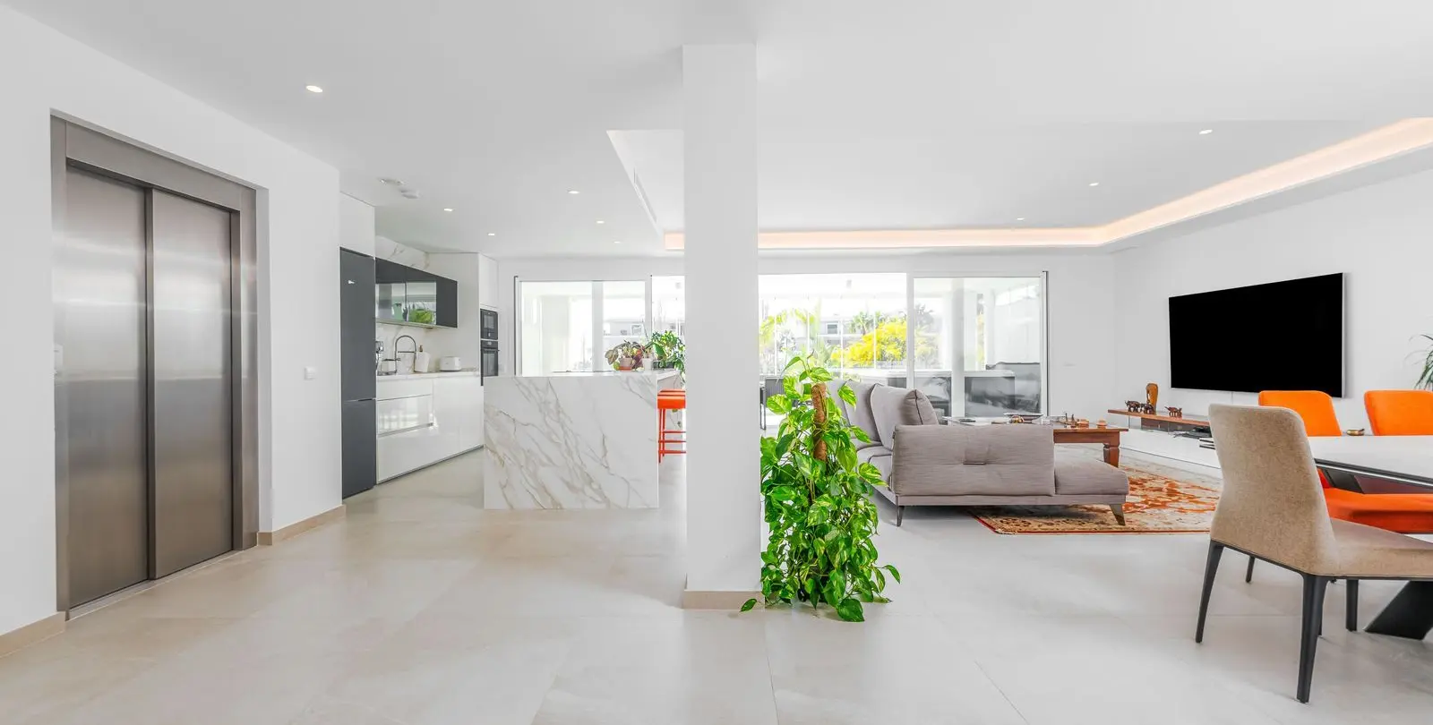 Venta de apartamento en planta media en Benalmadena Costa 5