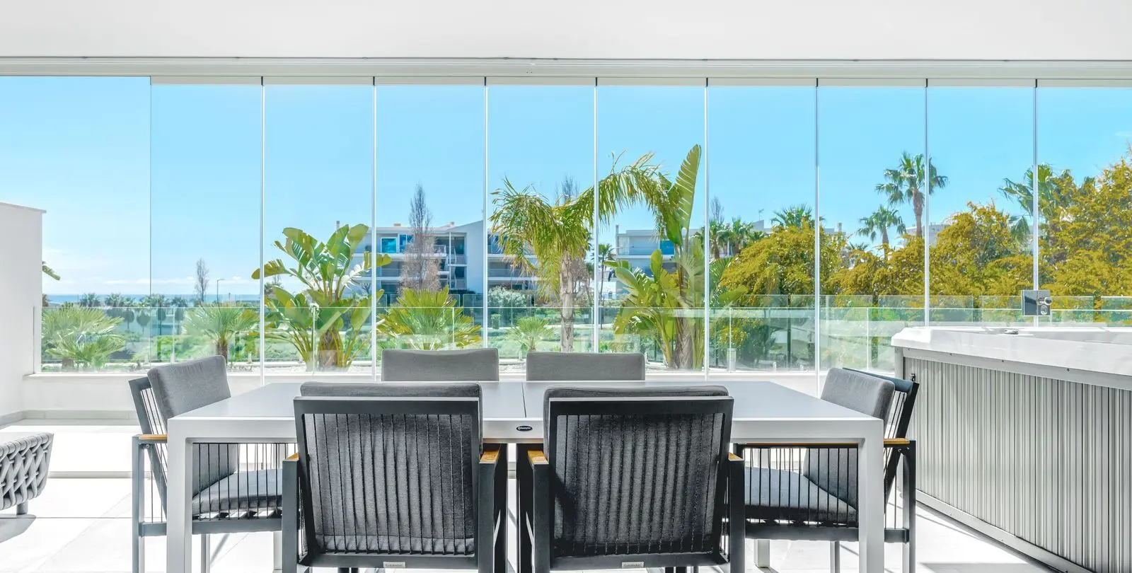 Venta de apartamento en planta media en Benalmadena Costa 7