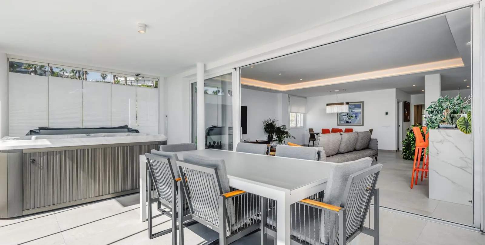 Venta de apartamento en planta media en Benalmadena Costa 8