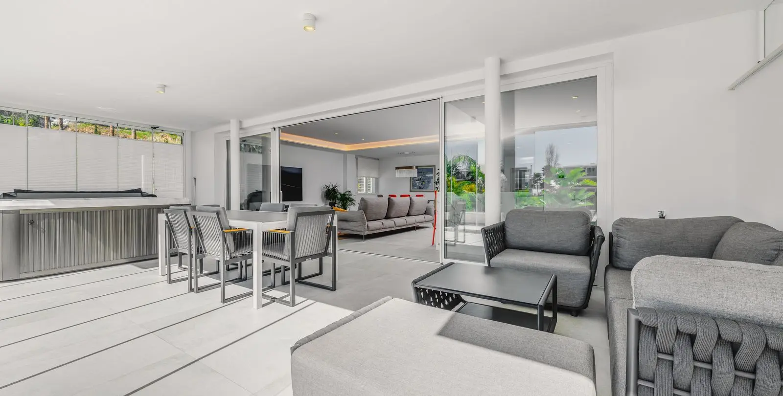 Venta de apartamento en planta media en Benalmadena Costa 15