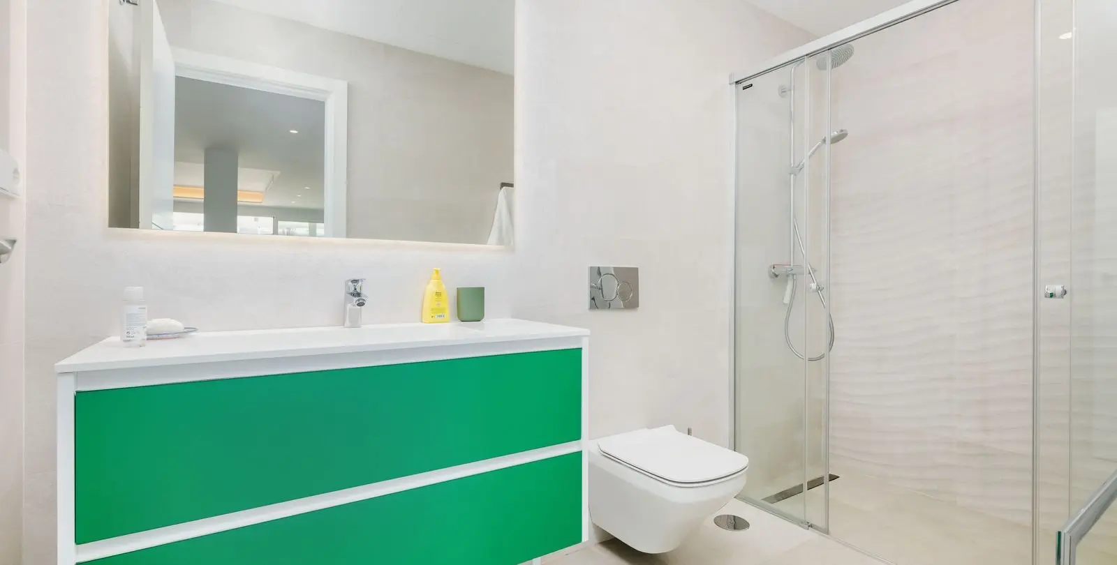 Venta de apartamento en planta media en Benalmadena Costa 21