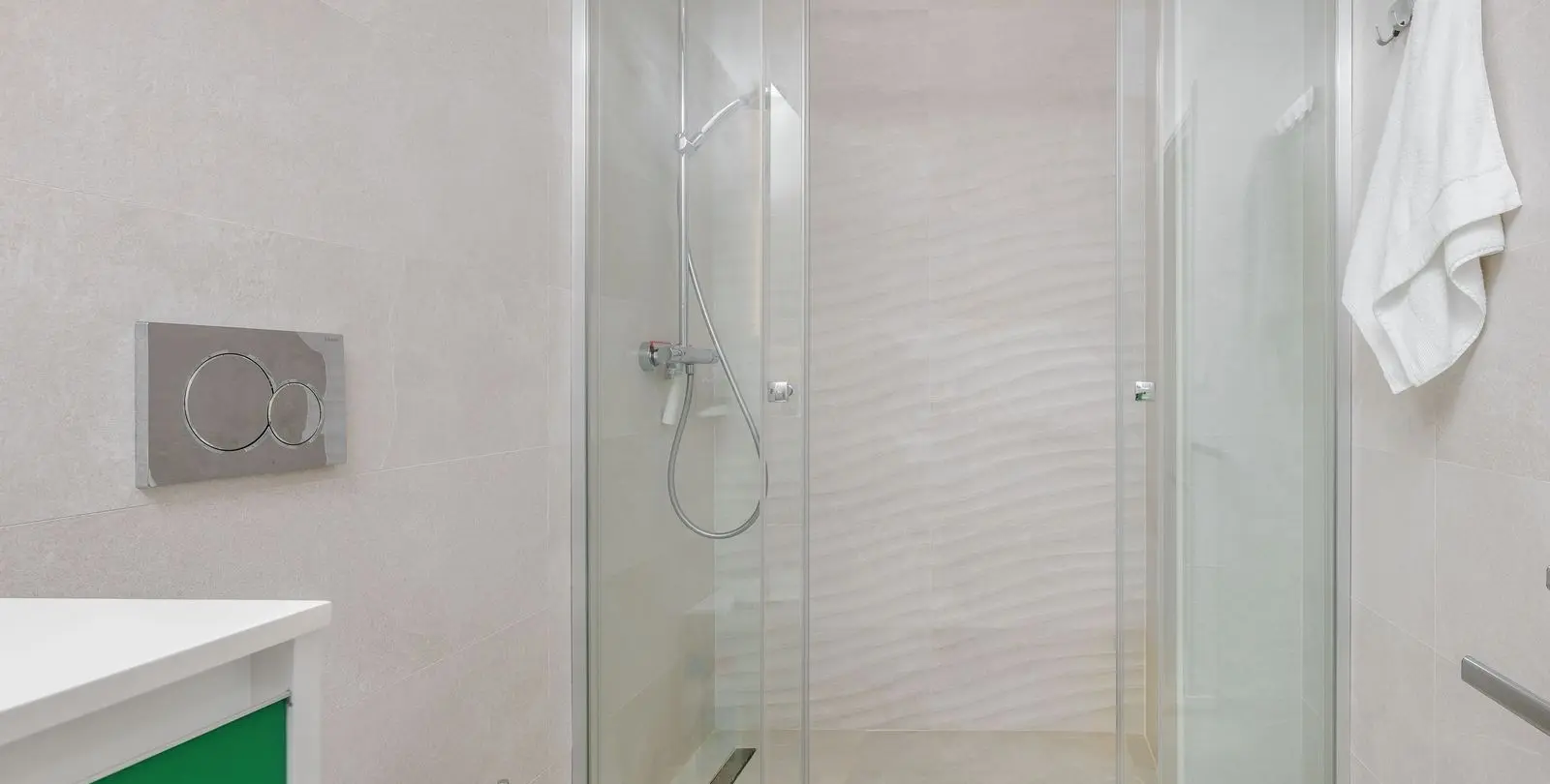 Venta de apartamento en planta media en Benalmadena Costa 22