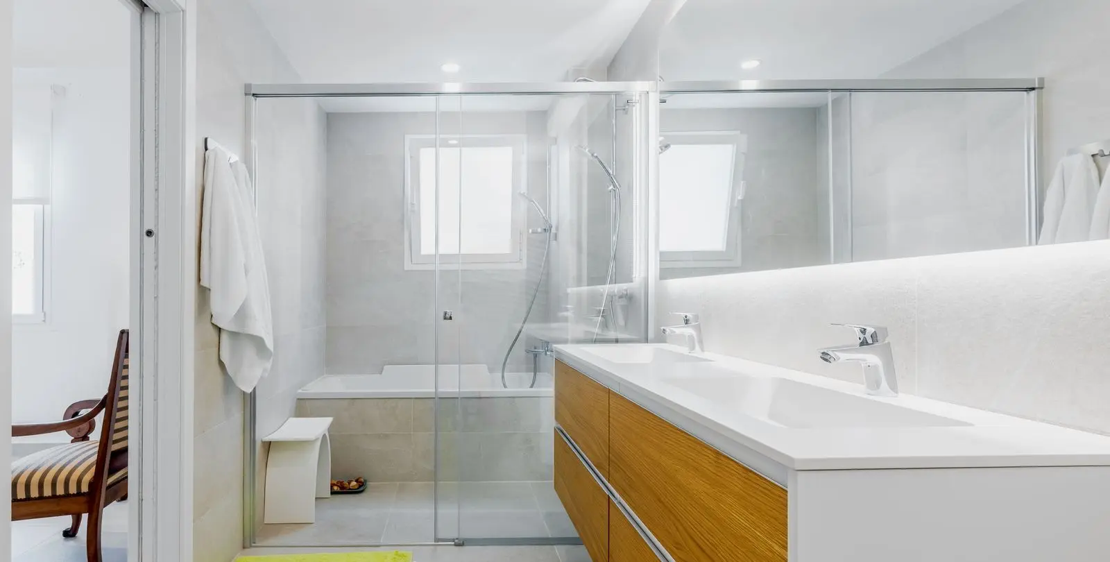 Venta de apartamento en planta media en Benalmadena Costa 33