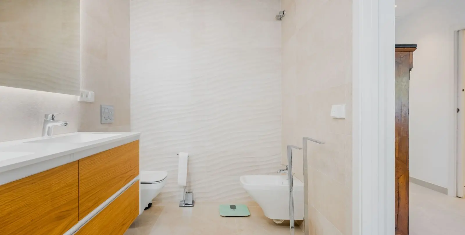 Venta de apartamento en planta media en Benalmadena Costa 34