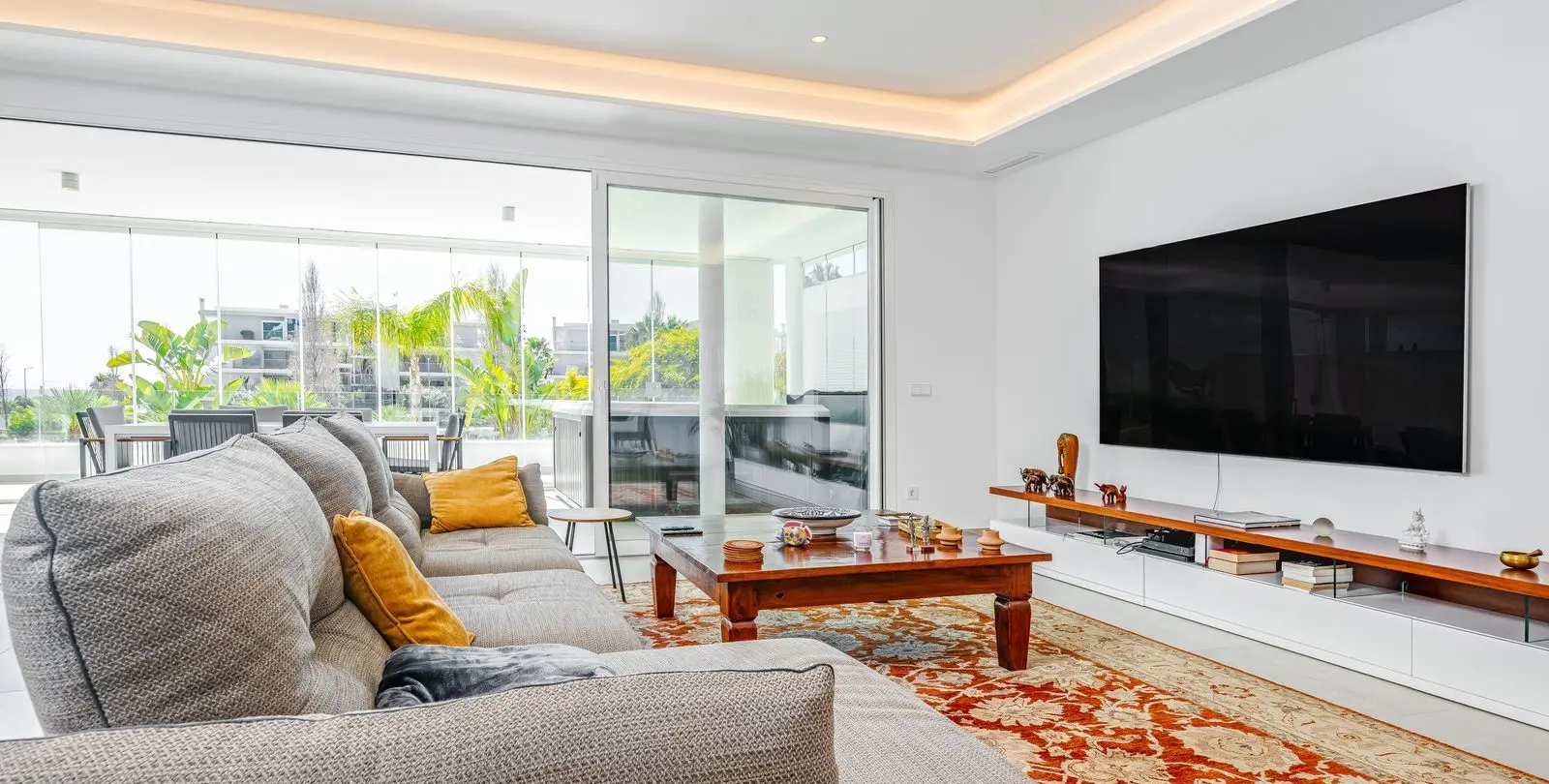 Venta de apartamento en planta media en Benalmadena Costa 35