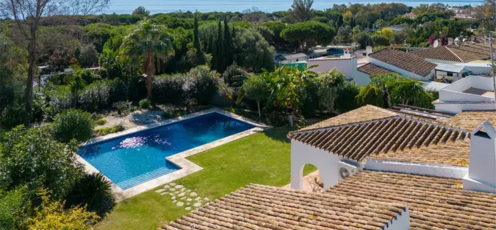 Venta de villa independiente en Cabopino 3