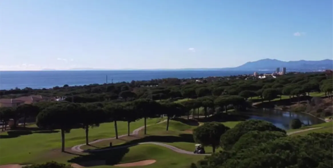 Venta de villa independiente en Cabopino 11