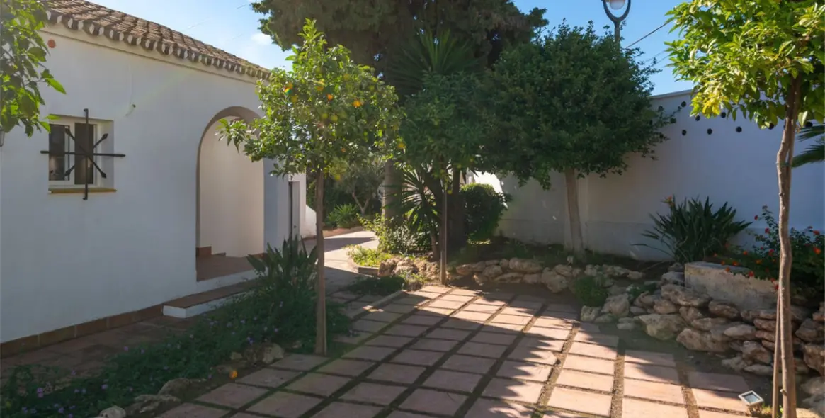 Venta de villa independiente en Cabopino 16