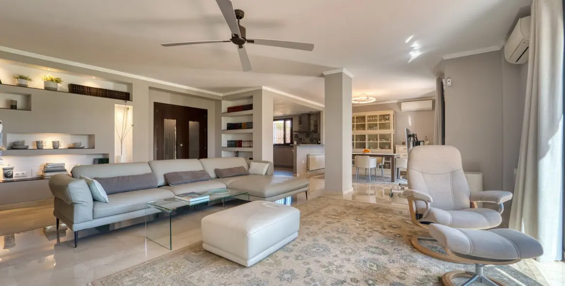 Venta de villa independiente en Guadalmina Alta 7