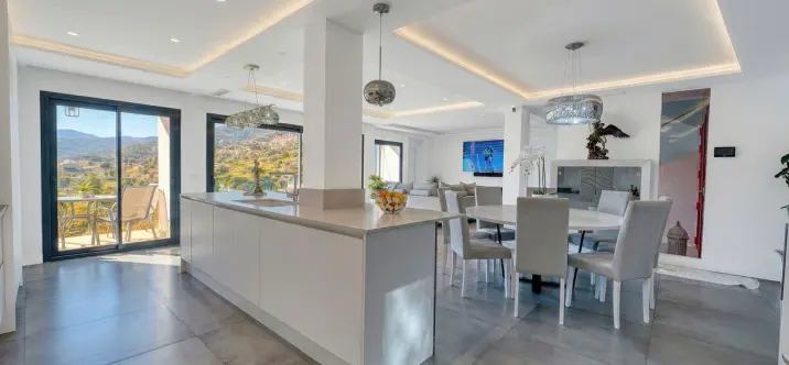 Venta de villa independiente en Istán 2