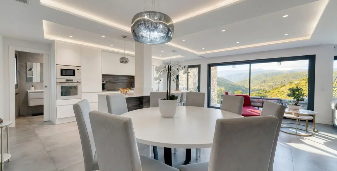 Sale of detached villa in Istán 19