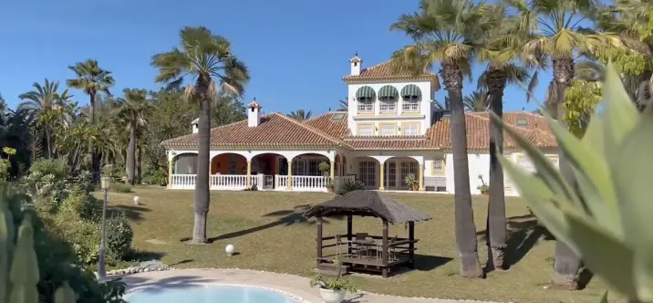 Venta de villa independiente en Cerros del Aguila 1