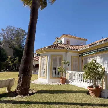 Venta de villa independiente en Cerros del Aguila