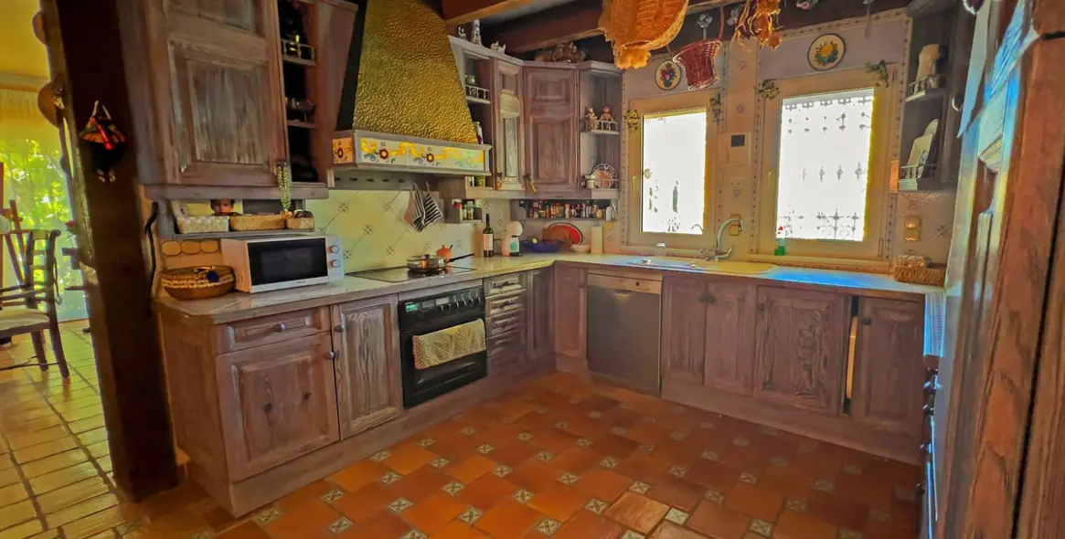 Sale of detached villa in Cerros del Aguila 12