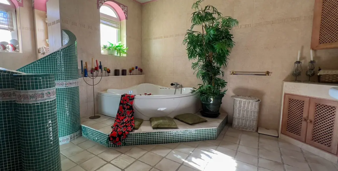 Sale of detached villa in Cerros del Aguila 18