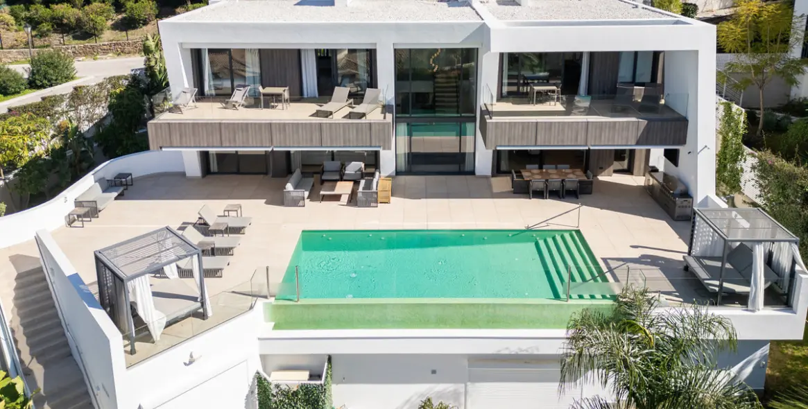 Venta de villa independiente en El Paraiso 2