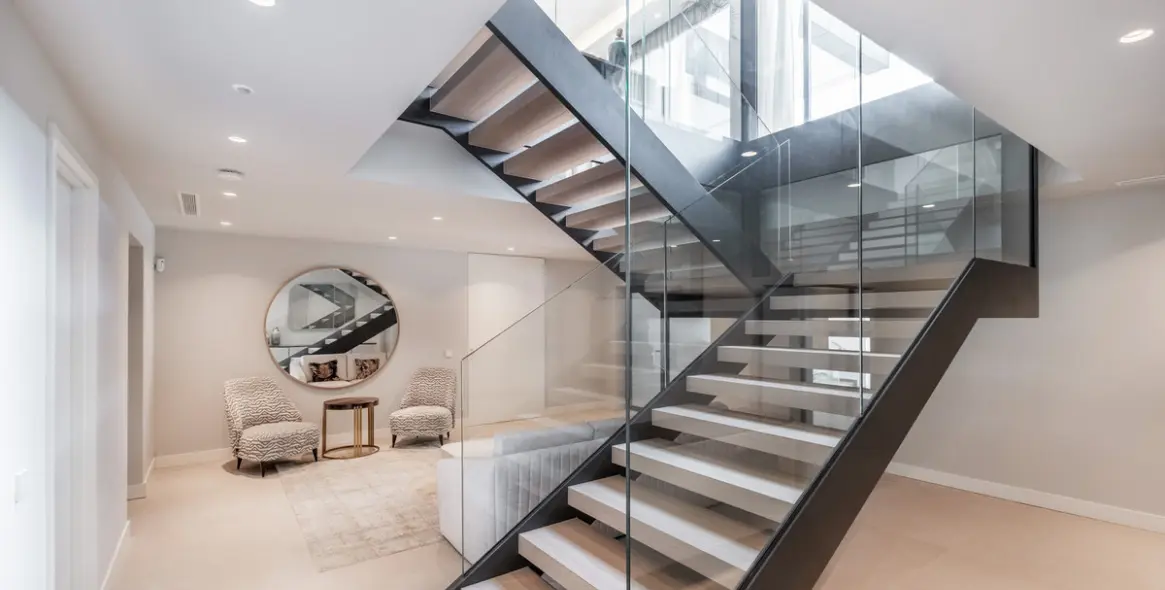 Venta de villa independiente en El Paraiso 14