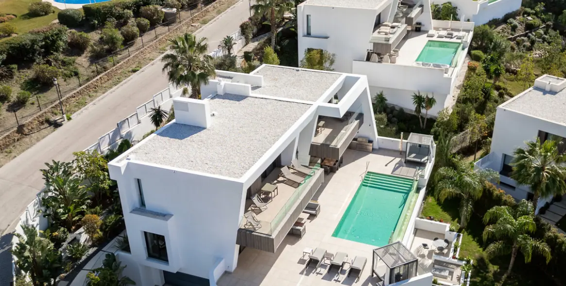 Venta de villa independiente en El Paraiso 19