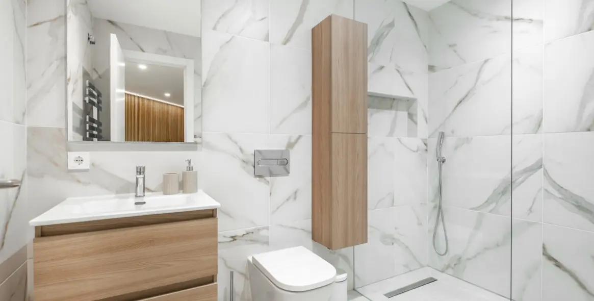 Sale of detached villa in El Paraiso 54