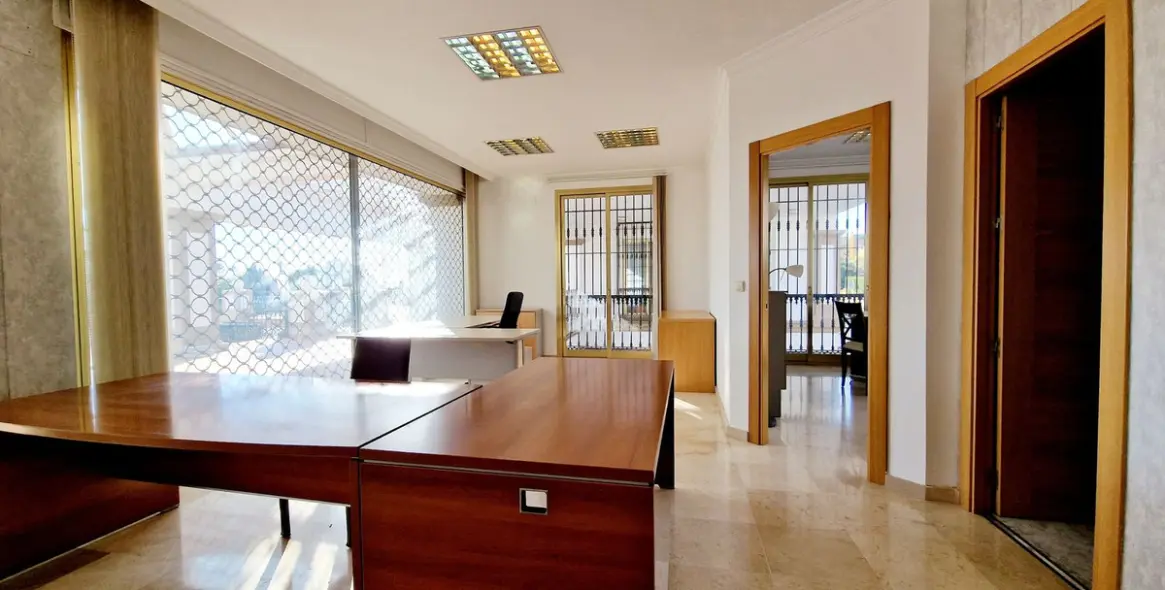 Долгосрочная аренда офиса в Estepona 4