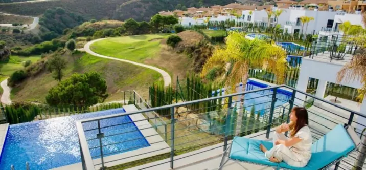 Alquiler a largo plazo de villa independiente en Estepona 1