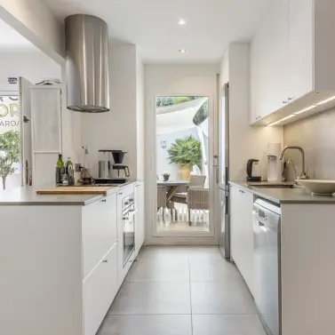 Sale of ground floor apartment in Río Real