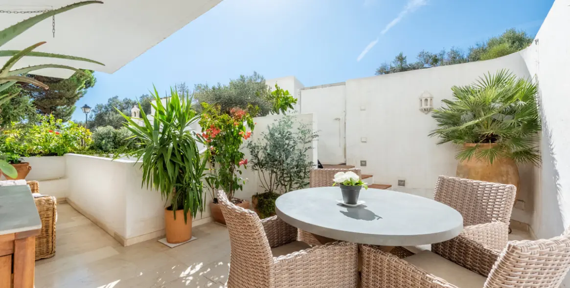 Sale of ground floor apartment in Río Real 3
